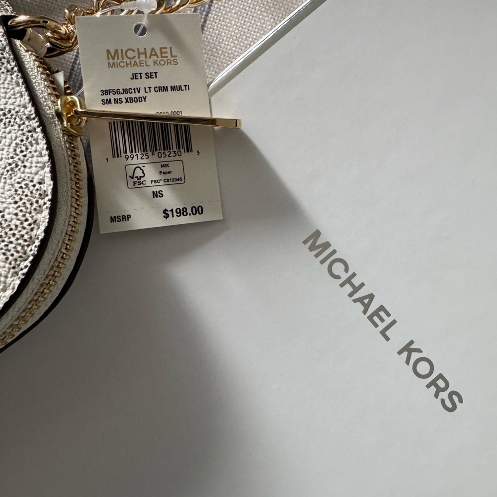 Michael Kors Vanilla/Acorn Signature Crossbody with Gold Chain - Picture 4 of 9